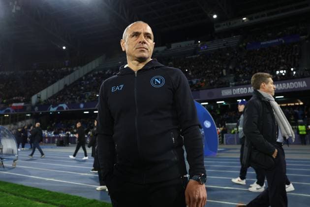 Francesco Calzona (Coach SSC Napoli) before the UEFA CHAMPIONS LEAGUE soccer match between NAPOLI and BARCELLONA at Diego Armando Maradona Stadium in Naples, Italy - Wednesday, February 21, 2024. ( Alessandro Garofalo LaPresse )  Copyright: xAlessandroxGarofalo LaPressex