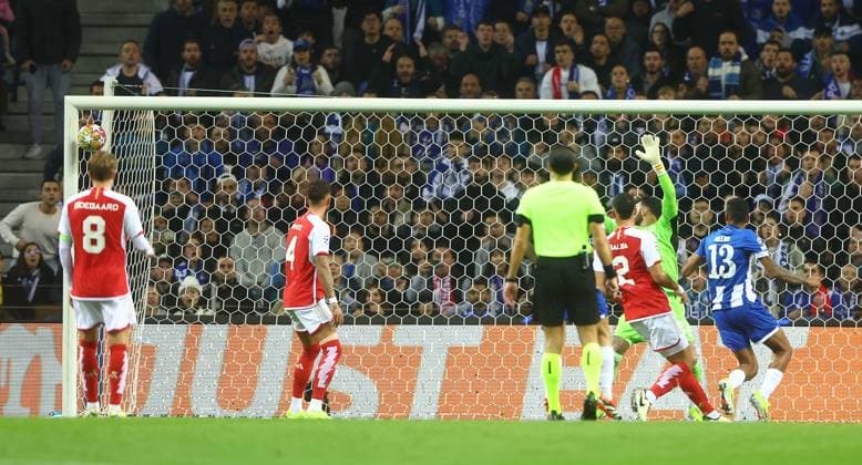 Galen of Porto hits the post Porto v Arsenal, UEFA Champions League, Round of 16, First Leg, Football, Estadio do Dragao, Porto, Portugal - 21 Feb 2024 EDITORIAL USE ONLY No use with unauthorised audio, video, data, fixture lists, club league logos or live services. Online in-match use limited to 120 images, no video emulation. No use in betting, games or single club league player publications. Copyright: xKieranxMcManus Shutterstockx 14355127q