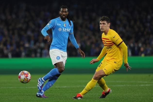 Andre Zambo Anguissa (SSC Napoli) in action during the UEFA CHAMPIONS LEAGUE soccer match between NAPOLI and BARCELLONA at Diego Armando Maradona Stadium in Naples, Italy - Wednesday, February 21, 2024. ( Alessandro Garofalo LaPresse )  Copyright: xAlessandroxGarofalo LaPressex
