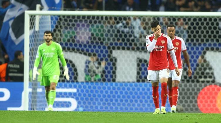 Gabriel Martinelli of Arsenal shows a look of dejection after the winning goal by Wenderson Galeno of Porto Porto v Arsenal, UEFA Champions League, Round of 16, First Leg, Football, Estadio do Dragao, Porto, Portugal - 21 Feb 2024 EDITORIAL USE ONLY No use with unauthorised audio, video, data, fixture lists, club league logos or live services. Online in-match use limited to 120 images, no video emulation. No use in betting, games or single club league player publications.  Copyright: xKieranxMcManus Shutterstockx 14355127ax
