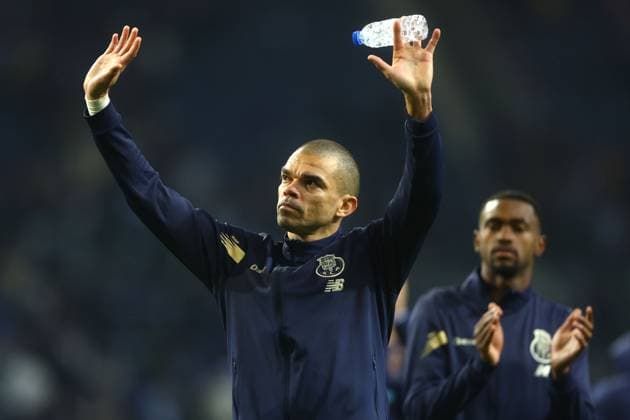 Pepe of Porto celebrates at full time Porto v Arsenal, UEFA Champions League, Round of 16, First Leg, Football, Estadio do Dragao, Porto, Portugal - 21 Feb 2024 EDITORIAL USE ONLY No use with unauthorised audio, video, data, fixture lists, club league logos or live services. Online in-match use limited to 120 images, no video emulation. No use in betting, games or single club league player publications.  Copyright: xKieranxMcManus Shutterstockx 14355127be