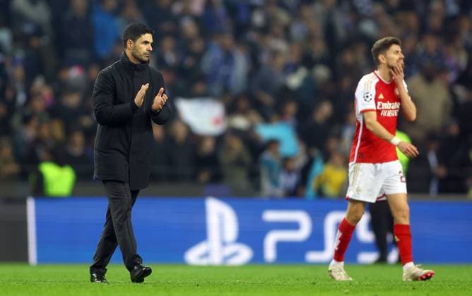 Arsenal manager Mikel Arteta shows a look of dejection at full time Porto v Arsenal, UEFA Champions League, Round of 16, First Leg, Football, Estadio do Dragao, Porto, Portugal - 21 Feb 2024 EDITORIAL USE ONLY No use with unauthorised audio, video, data, fixture lists, club league logos or live services. Online in-match use limited to 120 images, no video emulation. No use in betting, games or single club league player publications.  Copyright: xKieranxMcManus Shutterstockx 14355127bf