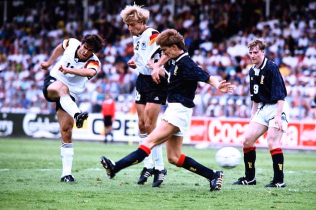 RIEDLE Karlheinz Team Deutschland Tor 1 : 0 mit KLINSMANN Juergen UEFA Fussball Europameisterschaften 1992 Schweden Vorrundenspiel Deutschland - Schottland 2 : 0 am 15 .Juni 1992 in Norrkoeping Copyright: xLacixPerenyix
