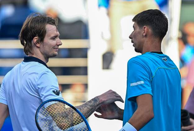 ATP, Tennis Herren Qatar Exxonmobil Open Tennis Tournament 2024 Alexei Popyrin of Australia is shaking hands with Alexander Bublik of Kazakhstan after winning the quarterfinal singles match at the ATP Qatar ExxonMobil Open tennis tournament at the Khalifa International Tennis Complex in Doha, Qatar, on February 22, 2024. DOHA Qatar  Copyright: xNoushadxThekkayilx originalFilename:varittyakkal-atpqatar240222_npjln.jpg
