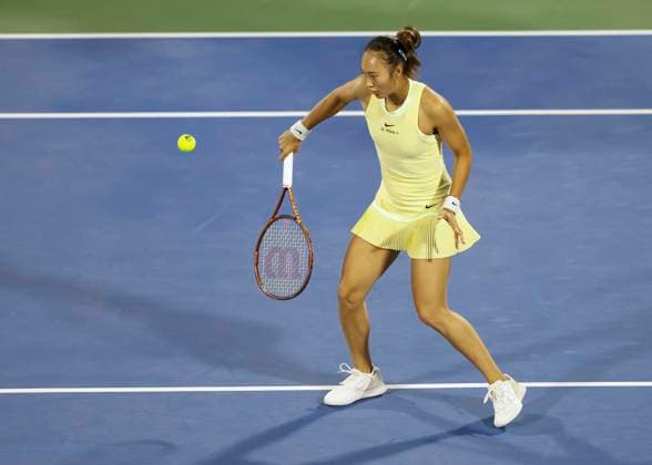 Qinwen Zheng, Dubai Duty Free Tennis Championships, Dubai, U.A.E. Tennis - Dubai Tennis Championships 2024 - WTA, Tennis Damen - Dubai Duty Free Tennis Stadium - Dubai - - United Arab Emirates - 22 February 2024. Copyright: xJuergenxHasenkopfx