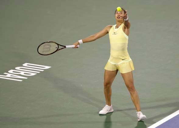 Qinwen Zheng, Dubai Duty Free Tennis Championships, Dubai, U.A.E. Tennis - Dubai Tennis Championships 2024 - WTA, Tennis Damen - Dubai Duty Free Tennis Stadium - Dubai - - United Arab Emirates - 22 February 2024. Copyright: xJuergenxHasenkopfx