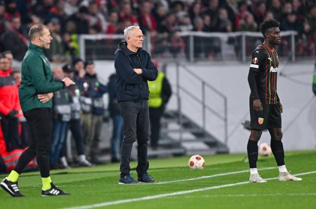 Germany, Freiburg, 22.02.2024, Europa-Park Stadion, SC Freiburg vs RC Lens - UEFA Europa League, Trainer Christian Streich (SC Freiburg) looks on Freiburg Europa-Park Stadion Baden-Wuerttemberg Germany