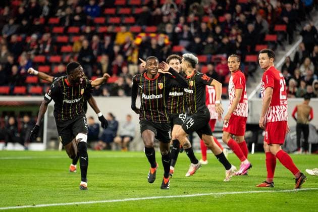 UEFA Europa League: SC Freiburg - RC Lens; 22.02.20224 RC Lens im Jubel zum 0:1, durch David Pereira da Costa (RC Lens, 10) UEFA Europa League: SC Freiburg - RC Lens; Europa-Park-Stadion, Freiburg; 22.02.20224 Copyright: xBEAUTIFULxSPORTS Buriakovx