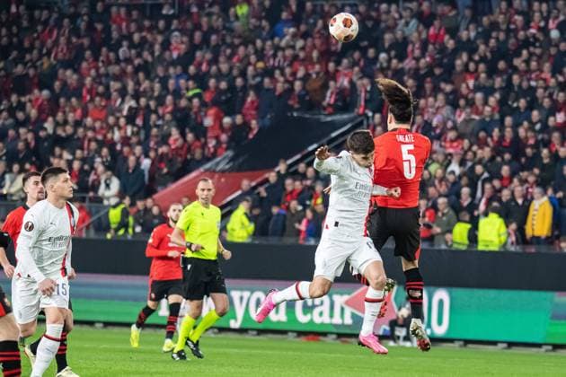Arthur Theate (Stade Rennais) Christian Pulisic (AC Milan) FOOTBALL : Stade Rennais x AC Milan - Ligue Europa - Barrage retour - 22 02 2024 BaptisteAutissier Panoramic 