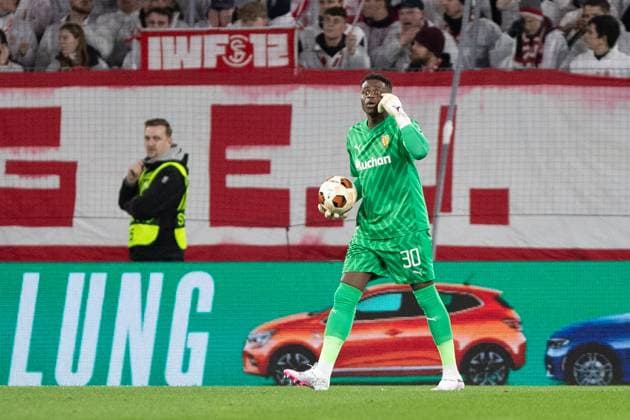 UEFA Europa League: SC Freiburg - RC Lens; 22.02.20224 Brice Samba (RC Lens, 30) mit dem Ball UEFA Europa League: SC Freiburg - RC Lens; Europa-Park-Stadion, Freiburg; 22.02.20224 Copyright: xBEAUTIFULxSPORTS Buriakovx