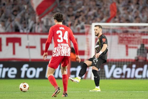 UEFA Europa League: SC Freiburg - RC Lens; 22.02.20224 Jonathan Gradit (RC Lens, 24) UEFA Europa League: SC Freiburg - RC Lens; Europa-Park-Stadion, Freiburg; 22.02.20224 Copyright: xBEAUTIFULxSPORTS Buriakovx