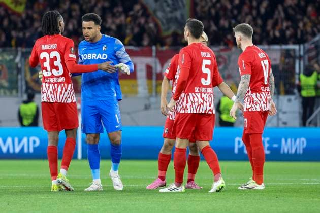 SC Freiburg vor Spielbeginn , Fussball, UEFA Europa League, Play-off 2. Spiel, 2023 2024, SC Freiburg vs. RC Lens, 22.02.2024, Europa-Park Stadion , Freiburg im Breisgau, Deutschland Freiburg im Breisgau Europa-Park Stadion Baden-Wuerttemberg Deutschland Copyright: xGrantxHubbsx