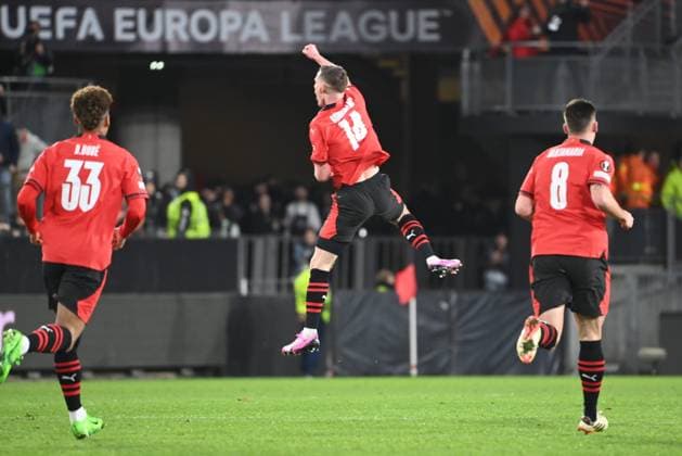 Stade Rennais - Milan AC PHOTOPQR LE TELEGRAMME NICOLAS CREACH ; ; 22 02 2024 ; Football. Rennes 35 le 22 février 2024 Stade du Roazhon Park Ligue Europa 16 ème de finale. Saison 2023-2024. Stade Rennais - Milan AC La joie des Rennais suite au but inscrit par Benjamin Bourigeaud France  Copyright: xPHOTOPQR LExTELEGRAMME MAXPPPxNICOLASxCREACHx 20240222TGB0393 20240222TGB0393
