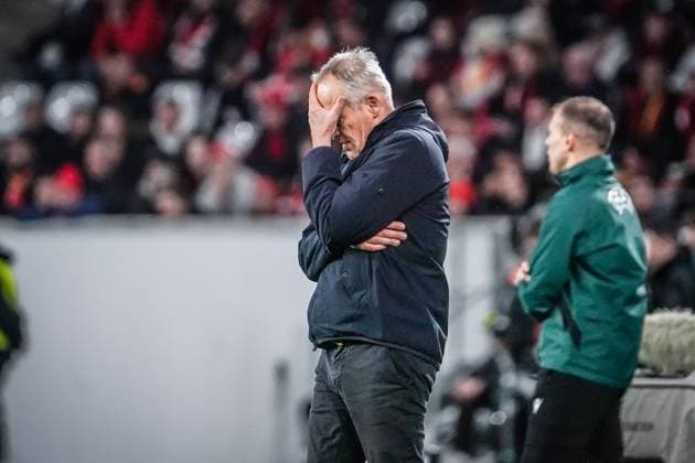 Sport Themen der Woche KW08 Sport Bilder des Tages Christian Streich (SC Freiburg, Trainer), geschockt, traurig, ungläubig, enttäuscht, Geste, Gestik, gestikuliert , Fussball, UEFA Europa League, Play-off 2. Spiel, 2023 2024, SC Freiburg vs. RC Lens, 22.02.2024, Europa-Park Stadion , Freiburg im Breisgau, Deutschland Freiburg im Breisgau Europa-Park Stadion Baden-Wuerttemberg Deutschland *** Christian Streich SC Freiburg, Coach , shocked, sad, incredulous, disappointed, gesture, gestures, gesticulated , Football, UEFA Europa League, Play off 2 match, 2023 2024, SC Freiburg vs RC Lens, 22 02 2024, Europa Park Stadion , Freiburg im Breisgau, Germany Freiburg im Breisgau Europa Park Stadion Baden Wuerttemberg Germany Copyright: xJoeranxSteinsiekx