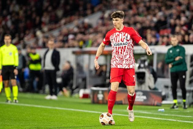 UEFA Europa League: SC Freiburg - RC Lens; 22.02.20224 Noah Weisshaupt (SC Freiburg, 7) UEFA Europa League: SC Freiburg - RC Lens; Europa-Park-Stadion, Freiburg; 22.02.20224 Copyright: xBEAUTIFULxSPORTS Buriakovx