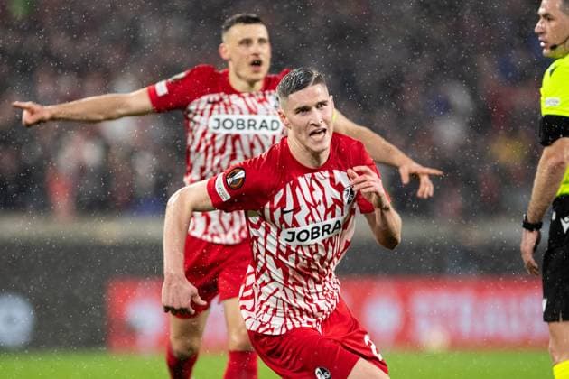 UEFA Europa League: SC Freiburg - RC Lens; 22.02.20224 Roland Sallai (SC Freiburg, 22) im Jubel nach dem Tor UEFA Europa League: SC Freiburg - RC Lens; Europa-Park-Stadion, Freiburg; 22.02.20224 Copyright: xBEAUTIFULxSPORTS Buriakovx