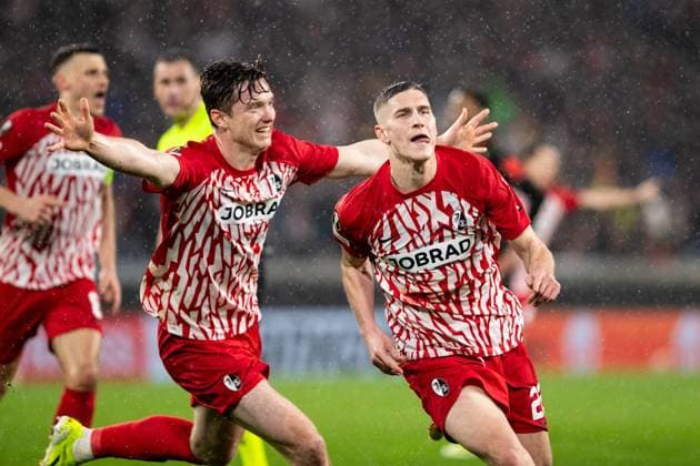 UEFA Europa League: SC Freiburg - RC Lens; 22.02.20224 Roland Sallai (SC Freiburg, 22) im Jubel nach dem Tor UEFA Europa League: SC Freiburg - RC Lens; Europa-Park-Stadion, Freiburg; 22.02.20224 Copyright: xBEAUTIFULxSPORTS Buriakovx