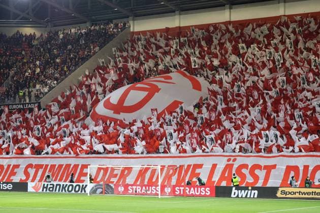 Freiburg, Deutschland 22. Februar 2024: Europa League - 2023 2024 - SC Freiburg vs. RC Lens Im Bild: Fans vom Freiburger FC mit einer Choreografie im Stadion. Europa-Park Stadion Baden Württemberg Copyright: xFotostandx xHettichx