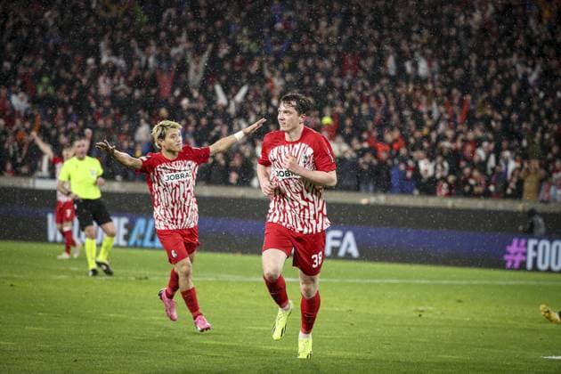 Joie des joueurs de l equipe SC Fribourg apres le but de MICHAEL GREGORITSCH 38 FOOTBALL : UEFA Europa League. SC Freibourg - RC Lens -22 02 2024 ElyxandroCegarra Panoramic 