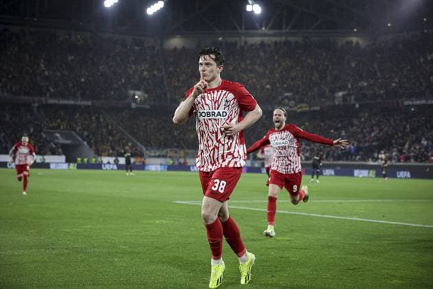 Joie des joueurs de l equipe SC Fribourg apres le but de MICHAEL GREGORITSCH 38 FOOTBALL : UEFA Europa League. SC Freibourg - RC Lens -22 02 2024 ElyxandroCegarra Panoramic 