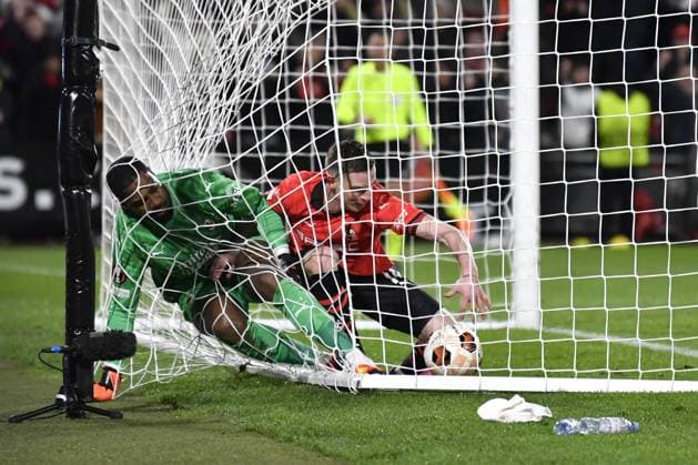 Sport Themen der Woche KW08 Sport Bilder des Tages Stade Rennais - Milan AC PHOTOPQR OUEST FRANCE Thomas Brégardis Ouest-France ; Rennes ; 22 02 2024 ; Rennes Milan AC (Ligue Europa, 16eme de finale retour) Penalty transformé par le joueur de Rennes Benjamin Bourigeaud Thomas Brégardis Ouest-France Rennes Ille-et-Vilaine France  Copyright: xPHOTOPQR OUESTxFRANCE MAXPPPxThomasxBrégardisx xOuest-Francex 20240222OFR0524 20240222OFR0524