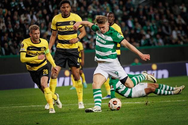 Viktor Gyokeres scores goal and celebrates during UEFA Europa League 23 24 game between Sporting CP and BSC Young Boys at Estadio Jose Alvalade, Lisbon, Portugal. (Maciej Rogowski) Lisbon Estadio Jose Alvalade Portugal Copyright: xMaciejxRogowskix scpybb-7
