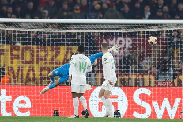 Sport Themen der Woche KW08 Sport Bilder des Tages Lorenzo Pellegrini (AS Roma) scores his team s first goal, UEFA Europa League 2023 24 - Knockout Round Play-offs Second Leg, AS Roma vs Feyenoord, Olimpico Stadium, February 22, 2024, Rome, Italy.