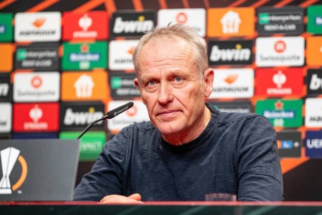 Sport Themen der Woche KW08 Sport Bilder des Tages UEFA Europa League: SC Freiburg - RC Lens; 22.02.20224 Christian Streich (SC Freiburg, Cheftrainer), Pressekonferenz nach dem Spiel UEFA Europa League: SC Freiburg - RC Lens; Europa-Park-Stadion, Freiburg; 22.02.20224 *** UEFA Europa League SC Freiburg RC Lens 22 02 20224 Christian Streich SC Freiburg, Head Coach , Press conference after the match UEFA Europa League SC Freiburg RC Lens Europa Park Stadion, Freiburg 22 02 20224 Copyright: xBEAUTIFULxSPORTS Buriakovx