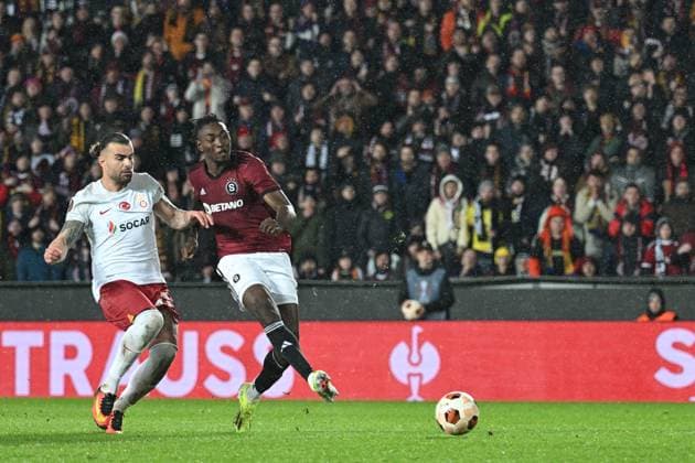 L-R Abdulkerim Bardakci (Galatasaray) and Victor Olatunji (Sparta) in action during the Europa League 2nd round return leg match AC Sparta Prague vs Galatasaray Istanbul, Prague, February 22, 2024. (CTKxPhoto MichalxKamaryt) CTKPhotoP2024022209698  CTKPhotoP2024022209698