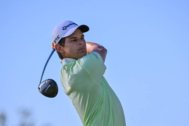 VALLARTA, - FEBRUARY 22: Omar Morales(a) (MEX) watches his tee shot on 1 during Rd1 of the Mexico Open at Vidanta on February 22, 2024 in Puerto Vallarta, Mexico. (Photo by Ken Murray Icon Sportswire) GOLF: FEB 22 PGA, Golf Herren Mexico Open at Vidanta EDITORIAL USE ONLY Icon2402220021