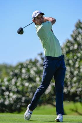 VALLARTA, - FEBRUARY 22: Omar Morales(a) (MEX) watches his tee shot on 6 during Rd1 of the Mexico Open at Vidanta on February 22, 2024 in Puerto Vallarta, Mexico. (Photo by Ken Murray Icon Sportswire) GOLF: FEB 22 PGA, Golf Herren Mexico Open at Vidanta EDITORIAL USE ONLY Icon2402220151