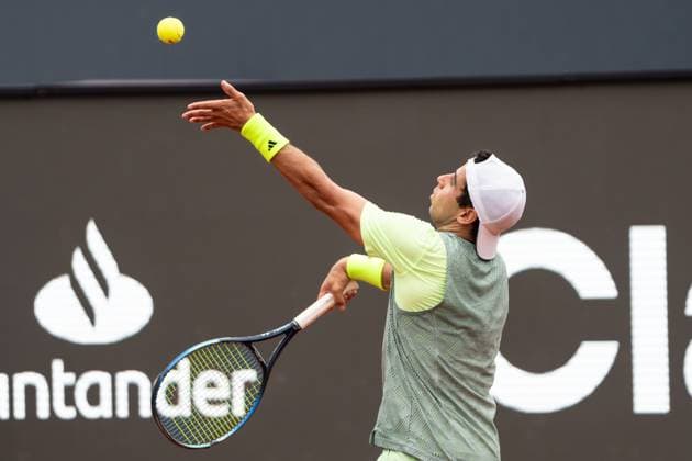 (240223) -- RIO DE JANEIRO, Feb. 23, 2024 -- Jaume Antoni Munar Clar of Spain serves during the round 16 match against Thiago Seyboth Wild of Brazil at the 2024 ATP500 Rio Open at Jockey Club Brasileiro in Rio de Janeiro, Brazil, Feb. 22, 2024. ) (SP)BRAZIL-RIO DE JANEIRO-TENNIS-ATP500-RIO OPEN WangxTiancong 
