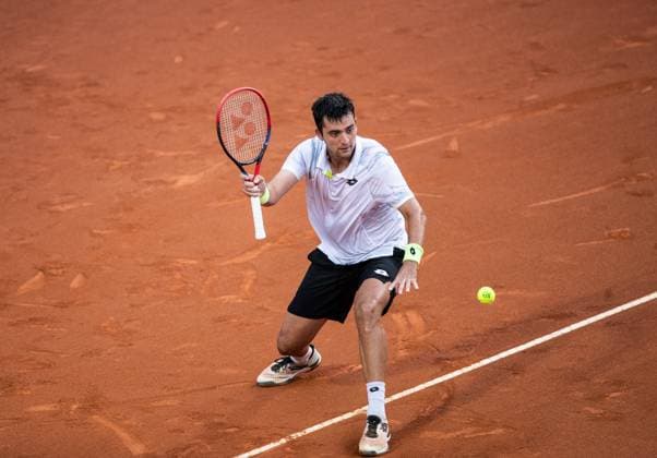 (240223) -- RIO DE JANEIRO, Feb. 23, 2024 -- Marcelo Tomas Barrios Vera of Chile hits a return during the round 16 match against Cameron Norrie of Britain at the 2024 ATP500 Rio Open at Jockey Club Brasileiro in Rio de Janeiro, Brazil, Feb. 22, 2024. ) (SP)BRAZIL-RIO DE JANEIRO-TENNIS-ATP500-RIO OPEN WangxTiancong 