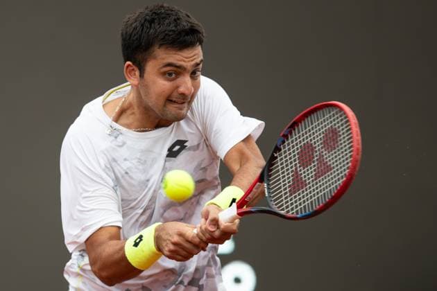 (240223) -- RIO DE JANEIRO, Feb. 23, 2024 -- Marcelo Tomas Barrios Vera of Chile hits a return during the round 16 match against Cameron Norrie of Britain at the 2024 ATP500 Rio Open at Jockey Club Brasileiro in Rio de Janeiro, Brazil, Feb. 22, 2024. ) (SP)BRAZIL-RIO DE JANEIRO-TENNIS-ATP500-RIO OPEN WangxTiancong 