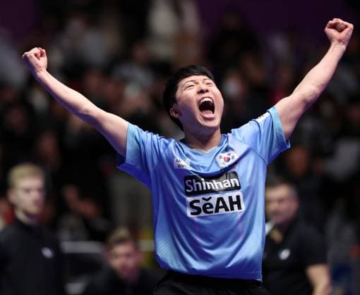 Sport Themen der Woche KW08 Sport Bilder des Tages (240223) -- BUSAN, Feb. 23, 2024 -- Lim Jonghoon of South Korea celebrates after winning the match against Denmark s Jonathan Groth during the men s team quarterfinal match between South Korea and Denmark at the ITTF World Team Table tennis, Tischtennis Championships Finals Busan 2024 in Busan, South Korea, Feb. 23, 2024. ) (SP)SOUTH KOREA-BUSAN-TABLE TENNIS-WORLD TEAM CHAMPIONSHIPS FINALS-MEN S QUARTERFINAL-KOR VS DEN YaoxQilin 