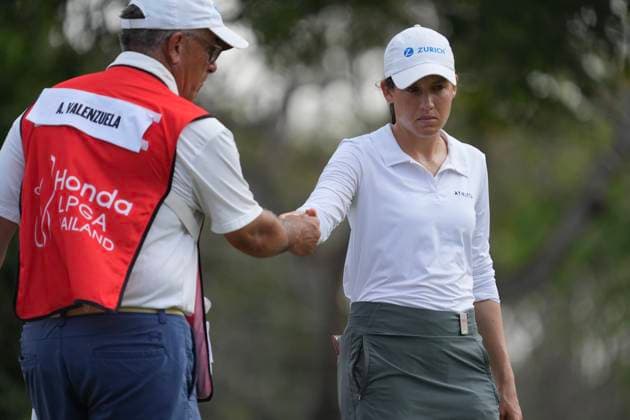 Honda LPGA, Golf Damen Thailand 2024 Round 2 Albane Valenzuela of Switzerland and her caddy are walking during the second round of the Honda LPGA Thailand 2024 at Siam Country Club Old Course in Chonburi, Thailand, on February 23, 2024. Chonburi Thailand  Copyright: xVachiraxVachirax originalFilename:kalong-notitle240223_np1M1.jpg