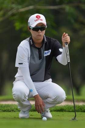 Honda LPGA, Golf Damen Thailand 2024 Round 2 Hyo Joo Kim from South Korea is lining up a putt during the second round of the Honda LPGA Thailand 2024 at Siam Country Club Old Course in Chonburi, Thailand, on February 23, 2024. Chonburi Thailand  Copyright: xVachiraxVachirax originalFilename:kalong-notitle240223_npFiD.jpg