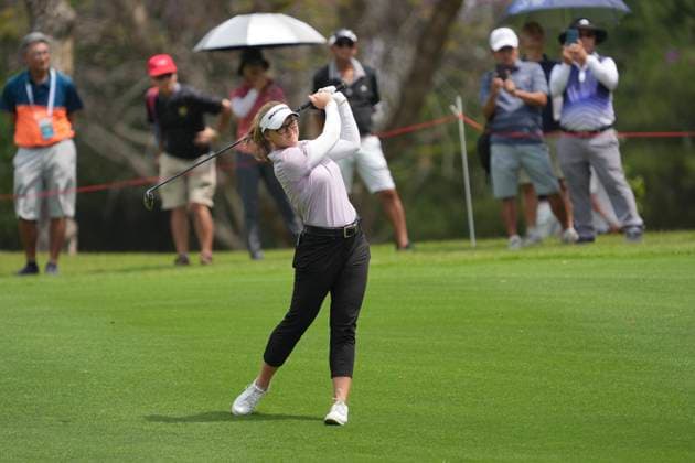 Honda LPGA, Golf Damen Thailand 2024 Round 2 Brooke M. Henderson of Canada is playing her approach shot during the second round of the Honda LPGA Thailand 2024 at Siam Country Club Old Course in Chonburi, Thailand, on February 23, 2024. Chonburi Thailand  Copyright: xVachiraxVachirax originalFilename:kalong-notitle240223_nplM4.jpg