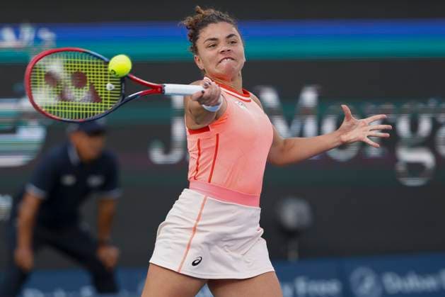 Jasmine Paolini, Dubai Duty Free Tennis Championships, Dubai, U.A.E. Tennis - Dubai Tennis Championships 2024 - WTA, Tennis Damen - Dubai Duty Free Tennis Stadium - Dubai - - United Arab Emirates - 23 February 2024. Copyright: xJuergenxHasenkopfx