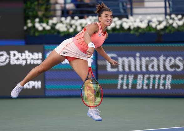 Sport Bilder des Tages Jasmine Paolini, Dubai Duty Free Tennis Championships, Dubai, U.A.E. Tennis - Dubai Tennis Championships 2024 - WTA, Tennis Damen - Dubai Duty Free Tennis Stadium - Dubai - - United Arab Emirates - 23 February 2024. Copyright: xJuergenxHasenkopfx