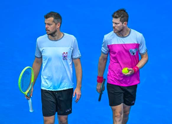 ATP, Tennis Herren Qatar Exxonmobil Open Tennis Tournament 2024 Ariel Behar of Uruguay and Adam Pavlasek of the Czech Republic are competing against Jamie Murray of Great Britain and Michael Venus of New Zealand in their doubles semifinal match at the ATP Qatar ExxonMobil Open tennis tournament at the Khalifa International Tennis Complex in Doha, Qatar, on February 23, 2024. DOHA Qatar  Copyright: xNoushadxThekkayilx originalFilename:varittyakkal-atpqatar240223_npcvO.jpg