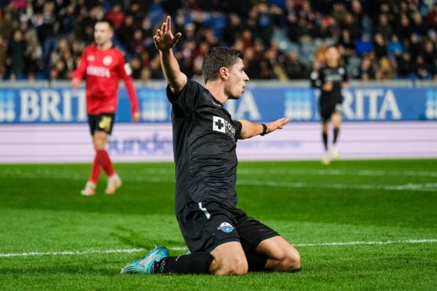 Koen Kostons (SC Paderborn 07, 10) bejubelt sein Tor zum 1:1, GER, SV Wehen Wiesbaden gegen SC Paderborn 07, Fussball, 2. Bundesliga, 23. Spieltag, Spielzeit 2023 2024, 23.02.2024 DFL REGULATIONS PROHIBIT ANY USE OF PHOTOGRAPHS AS IMAGE SEQUENCES AND OR QUASI-VIDEO GER, SV Wehen Wiesbaden gegen SC Paderborn 07, Fussball, 2. Bundesliga, 23. Spieltag, Spielzeit 2023 2024, 23.02.2024 Wiesbaden