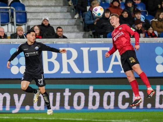 Lasse Guenther (SV Wehen Wiesbaden, 29), Raphael Obermair (SC Paderborn 07, 23), GER, SV Wehen Wiesbaden gegen SC Paderborn 07, Fussball, 2. Bundesliga, 23. Spieltag, Spielzeit 2023 2024, 23.02.2024 DFL REGULATIONS PROHIBIT ANY USE OF PHOTOGRAPHS AS IMAGE SEQUENCES AND OR QUASI-VIDEO GER, SV Wehen Wiesbaden gegen SC Paderborn 07, Fussball, 2. Bundesliga, 23. Spieltag, Spielzeit 2023 2024, 23.02.2024 Wiesbaden