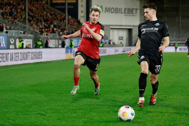 23.02.2024, xavx, Fussball 2.Bundesliga, SV Wehen Wiesbaden - SC Paderborn 07 emspor, v.l. Thijmen Goppel (SV Wehen Wiesbaden), Marcel Hoffmeier (SC Paderborn 07) (DFL DFB REGULATIONS PROHIBIT ANY USE OF PHOTOGRAPHS as IMAGE SEQUENCES and or QUASI-VIDEO) Wiesbaden