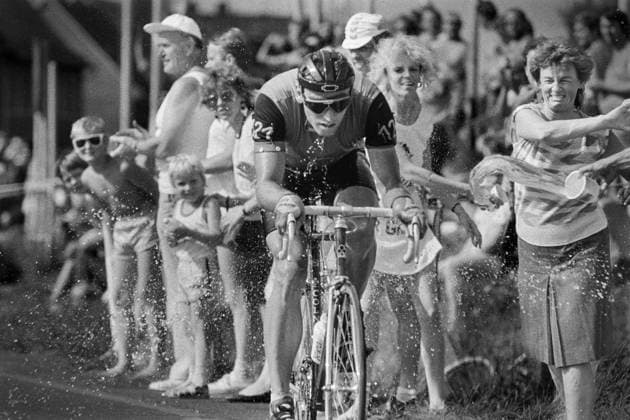 Radsport Radrennen Sieger Strasse DDR Radsport Schleiz Thüringen Bezirk Gera DDR Schleizer Dreieck 14.06.1986 DDR Meisterschaften Radrennen Strasse Einzel Sieger Olaf Ludwig Schleiz Thüringen DDR *** Cycling Cycling Race Winner Road GDR Cycling Schleiz Thuringia District Gera GDR Schleizer Dreieck 14 06 1986 GDR Championships Cycling Race Road Single Winner Olaf Ludwig Schleiz Thuringia GDR