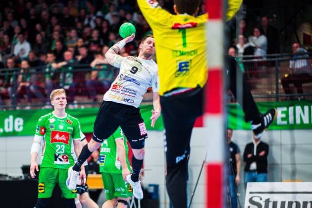 23.02.2024 - Handball, 2023 2024, 2. Bundesliga, 22. Spieltag, GWD Minden - HC Elbflorenz Dresden: (L-R) Julius Dierberg (Elbflorenz), Malte Semisch (Minden)