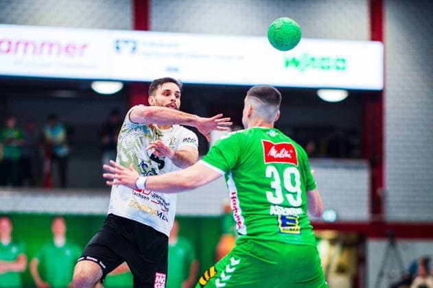 23.02.2024 - Handball, 2023 2024, 2. Bundesliga, 22. Spieltag, GWD Minden - HC Elbflorenz Dresden: (L-R) Sebastian Greß (Elbflorenz), Carles Asensio Cambra (Minden)