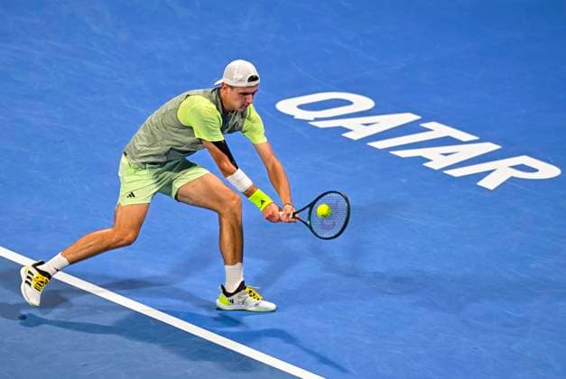 ATP, Tennis Herren Qatar Exxonmobil Open Tennis Tournament 2024 Jakub Mensik of the Czech Republic is playing in his semifinal singles match against Gael Monfils of France at the ATP Qatar ExxonMobil Open tennis tournament at the Khalifa International Tennis Complex in Doha, Qatar, on February 23, 2024. DOHA Qatar  Copyright: xNoushadxThekkayilx originalFilename:varittyakkal-atpqatar240223_npryX.jpg
