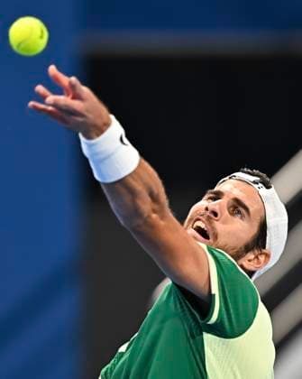 ATP, Tennis Herren Qatar Exxonmobil Open Tennis Tournament 2024 Karen Khachanov is playing in his semifinal singles match against Alexei Popyrin of Australia at the ATP Qatar ExxonMobil Open tennis tournament at the Khalifa International Tennis Complex in Doha, Qatar, on February 23, 2024. DOHA Qatar  Copyright: xNoushadxThekkayilx originalFilename:varittyakkal-atpqatar240223_npK9h.jpg