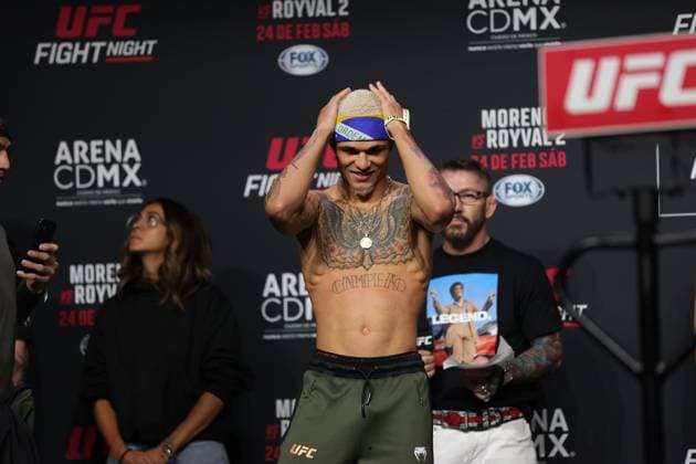 February 23, 2024, Mexico City, Ciudad de Mexico, Mexico: February 23, 2024, Mexico City, Mexico: Daniel Lacerda of Brazil poses on the scale during the UFC Fight Night ceremonial weigh-in at CDMX Arena. on February 23, 2024 in Mexico City, Mexico. Mexico City Mexico - ZUMAe321 20240223_zsa_e321_068 Copyright: xLuisxMarin xEyepixxGroupx